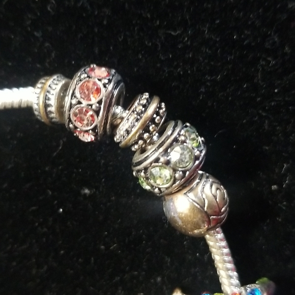 Christmas Charm Bracelet - Picture 4 of 7